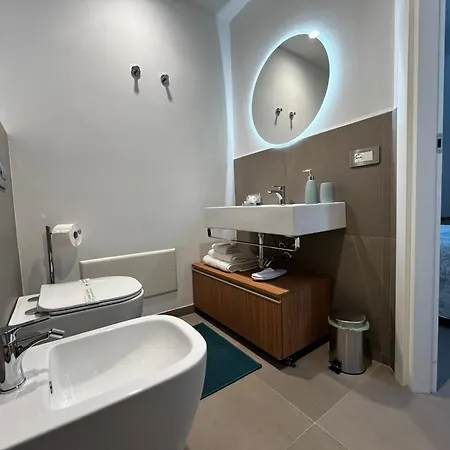 Del Console ゲストハウス 3*